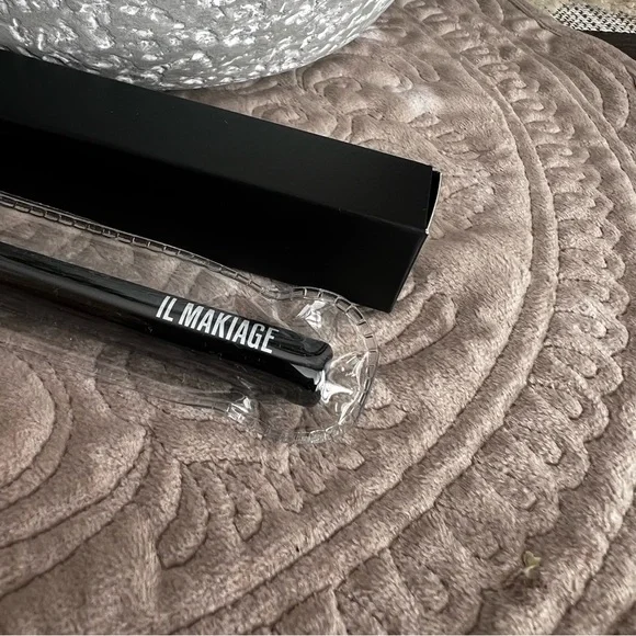 IL MAKIAGE Concealer Blending Brush #140 NIB - Picture 3 of 13